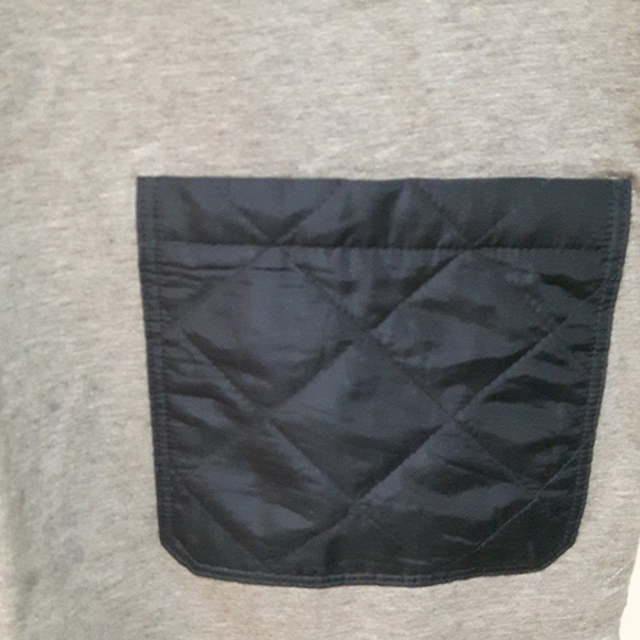 🛍️ Grey top with puffer pockets - Picture 2 of 2